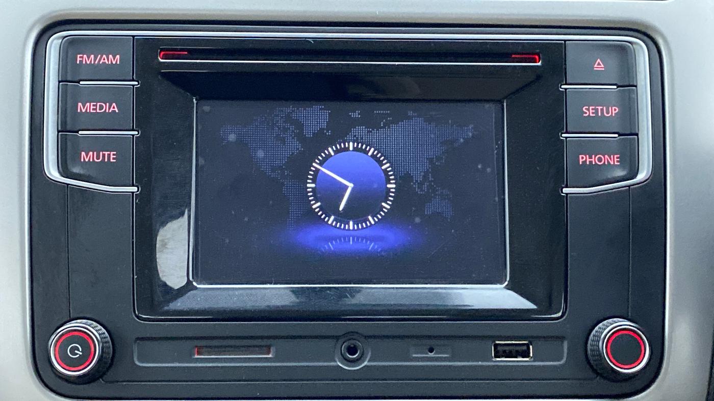 2016 Volkswagen Ameo HIGHLINE 1.5, Diesel, Manual, 28,640 km, Infotainment System