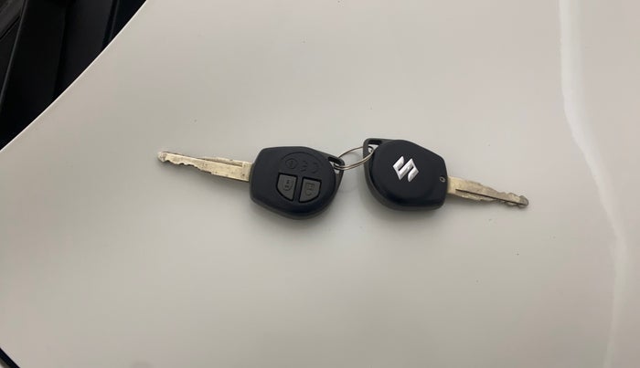 2020 Maruti Dzire VXI AMT, Petrol, Automatic, 52,694 km, Key Close Up