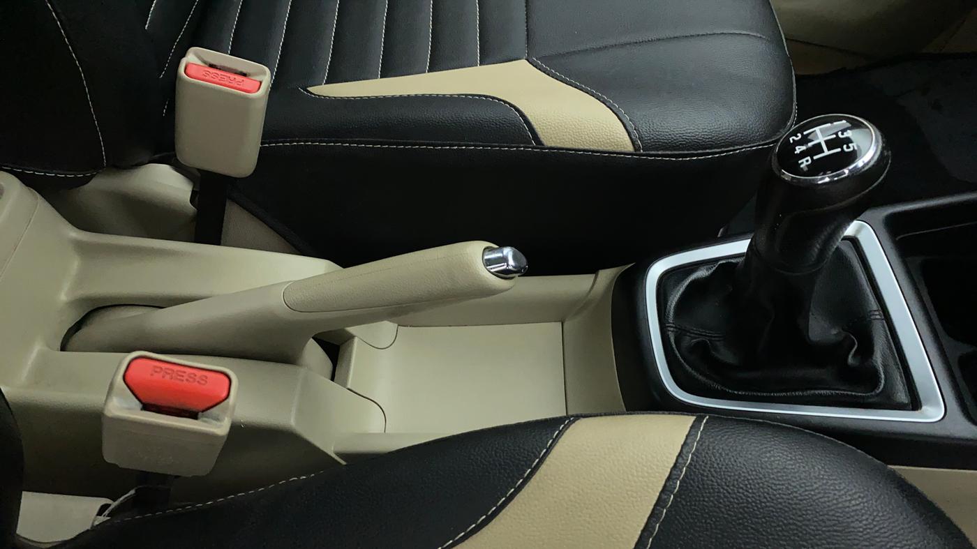 2018 Maruti Dzire VXI, Petrol, Manual, 52,319 km, Gear Lever