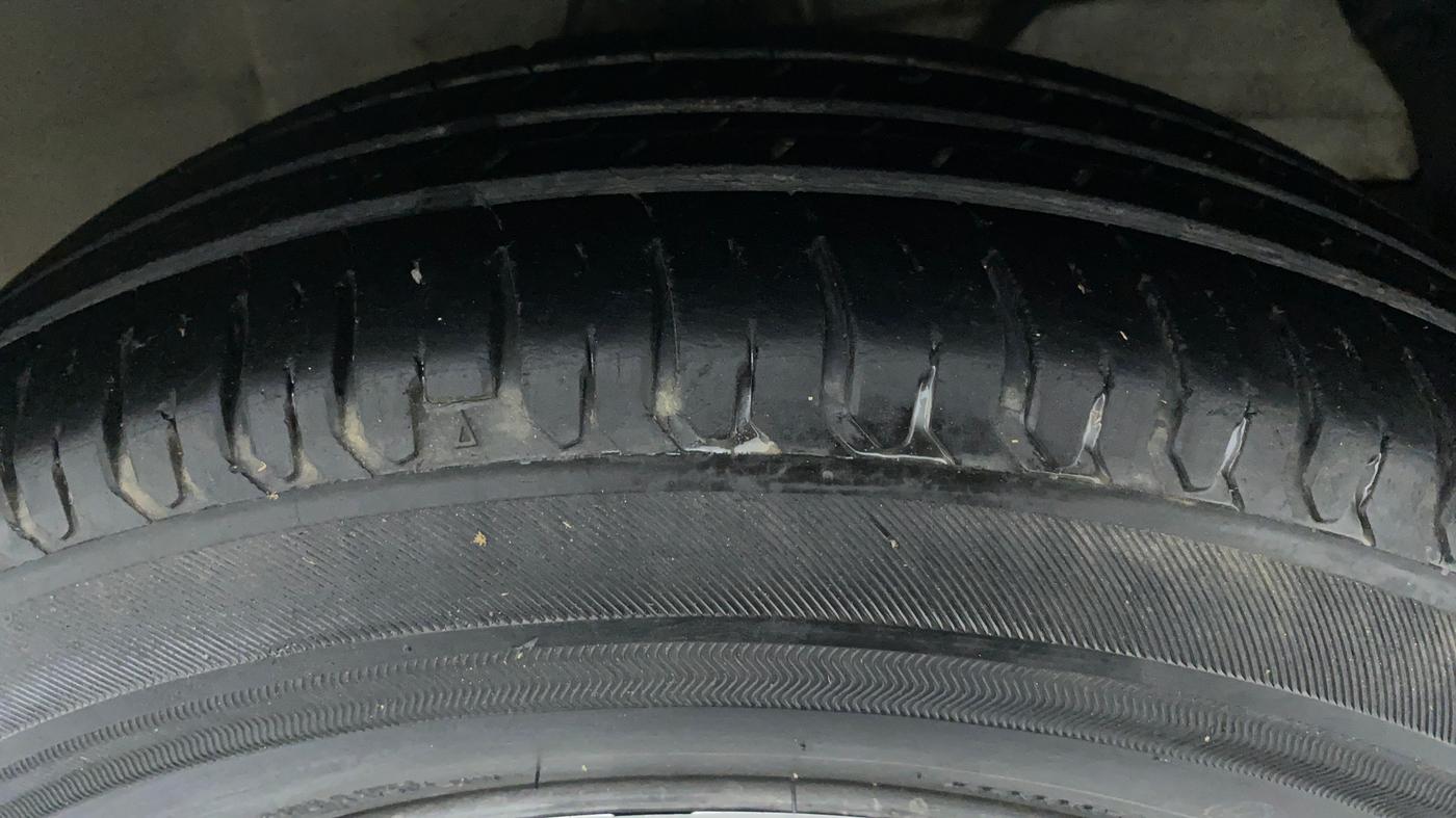 2018 Maruti Dzire VXI, Petrol, Manual, 52,319 km, Right Front Tyre Tread
