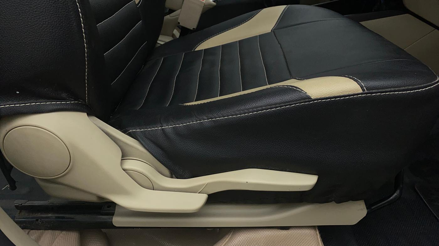2018 Maruti Dzire VXI, Petrol, Manual, 52,319 km, Driver Side Adjustment Panel