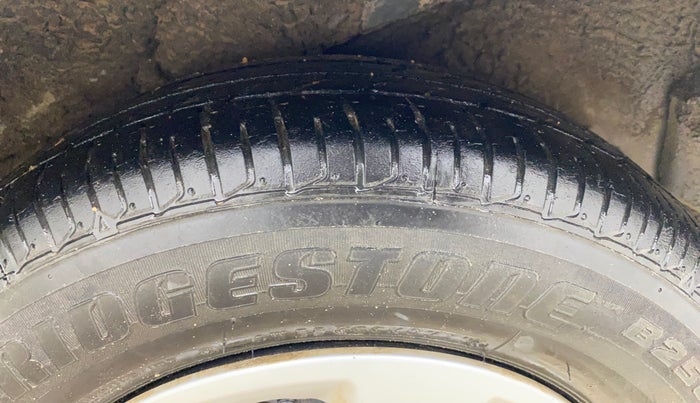 2013 Hyundai i10 MAGNA 1.1, Petrol, Manual, 76,739 km, Left Rear Tyre Tread