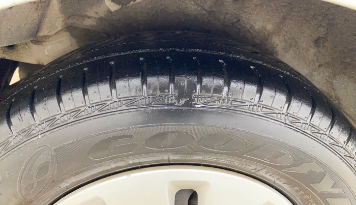 2013 Hyundai i10 MAGNA 1.1, Petrol, Manual, 76,739 km, Right Rear Tyre Tread