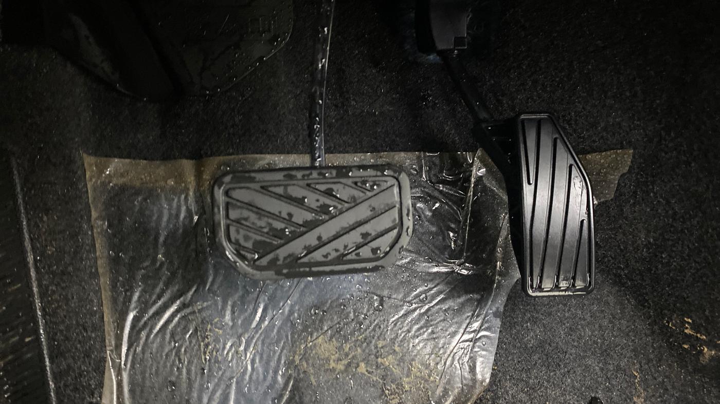 2022 Maruti XL6 ALPHA AT, Petrol, Automatic, 56,295 km, Pedals