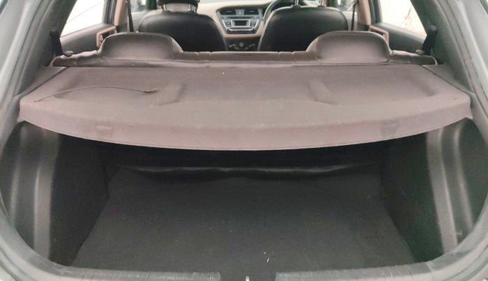 2017 Hyundai Elite i20 SPORTZ 1.2, Petrol, Manual, 81,590 km, Boot Inside