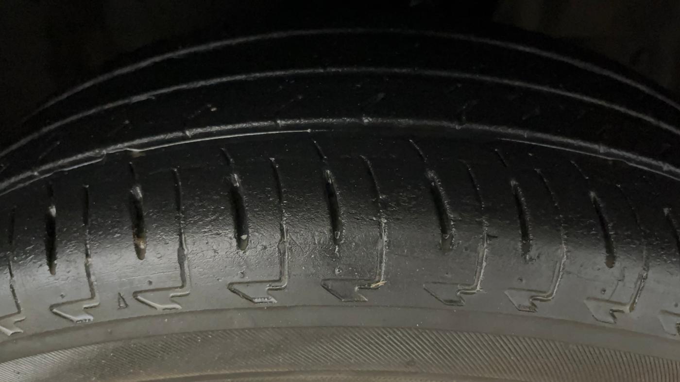 2017 Maruti IGNIS DELTA 1.2, Petrol, Manual, 52,480 km, Right Front Tyre Tread