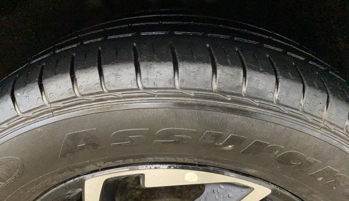 2022 KIA CARENS PRESTIGE 1.5 PETROL 7 STR, Petrol, Manual, 31,276 km, Right Front Tyre Tread