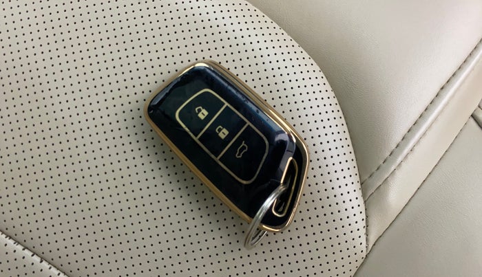 2022 MG HECTOR SHARP 1.5 PETROL CVT, Petrol, Automatic, 51,147 km, Key Close Up