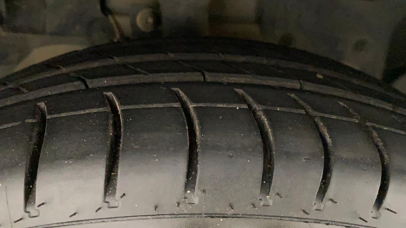 2018 Ford FREESTYLE TITANIUM 1.2 PETROL, Petrol, Manual, 40,733 km, Right Front Tyre Tread