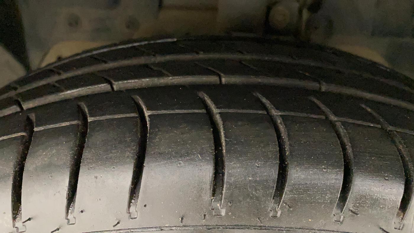 2018 Ford FREESTYLE TITANIUM 1.2 PETROL, Petrol, Manual, 40,733 km, Left Front Tyre Tread