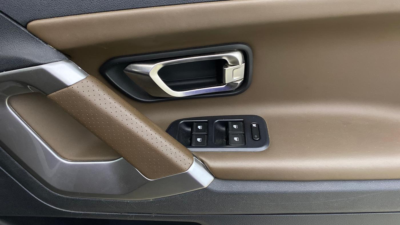 2020 Tata Harrier XZ 2.0L, Diesel, Manual, 79,081 km, Driver Side Door Panels Control