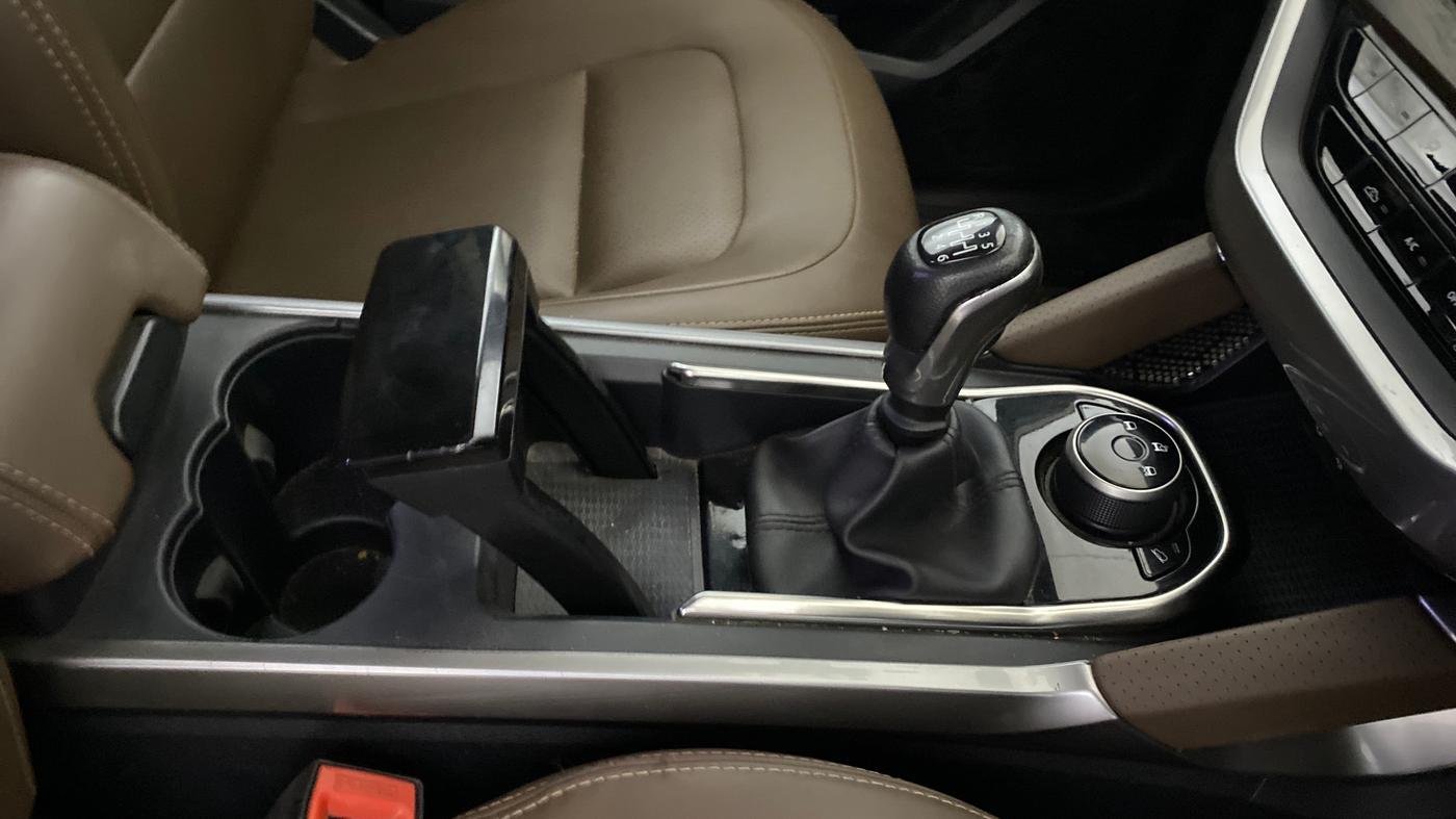 2020 Tata Harrier XZ 2.0L, Diesel, Manual, 79,081 km, Gear Lever