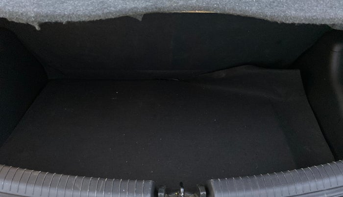 2015 Hyundai Grand i10 ASTA AT 1.2 KAPPA VTVT, Petrol, Automatic, 52,112 km, Boot Inside