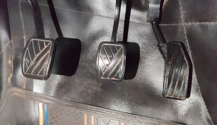 2018 Maruti Baleno ALPHA PETROL 1.2, CNG, Manual, 90,139 km, Pedals