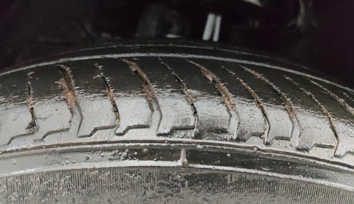 2018 Maruti Baleno ALPHA PETROL 1.2, CNG, Manual, 90,139 km, Left Front Tyre Tread