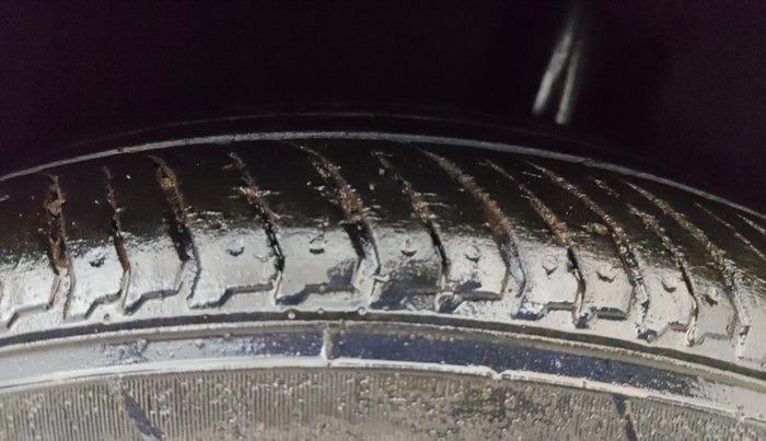 2018 Maruti Baleno ALPHA PETROL 1.2, CNG, Manual, 90,139 km, Left Rear Tyre Tread