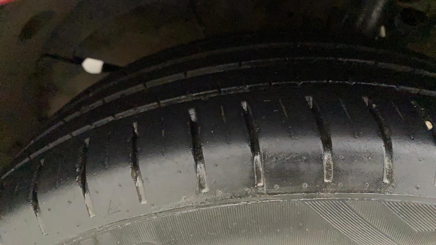 2019 Toyota Glanza V CVT, Petrol, Automatic, 38,099 km, Right Front Tyre Tread