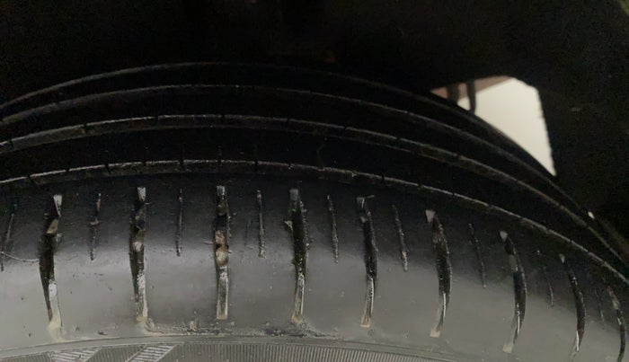 2019 Toyota Glanza V CVT, Petrol, Automatic, 38,099 km, Left Rear Tyre Tread