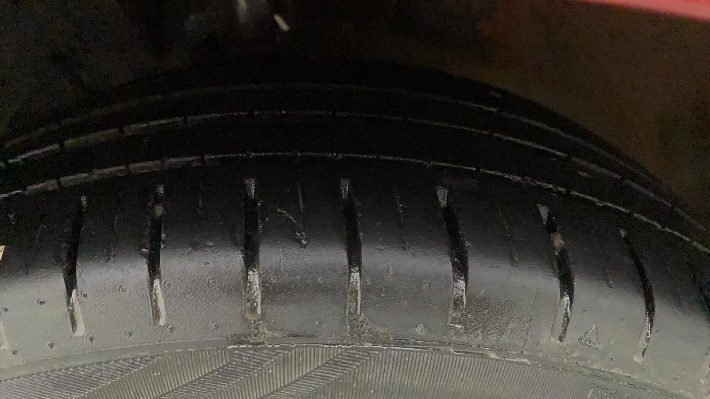 2019 Toyota Glanza V CVT, Petrol, Automatic, 38,099 km, Left Front Tyre Tread