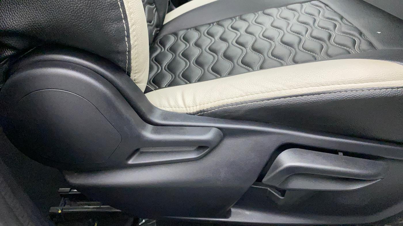 2022 Tata Tiago XT CNG, CNG, Manual, 12,253 km, Driver Side Adjustment Panel