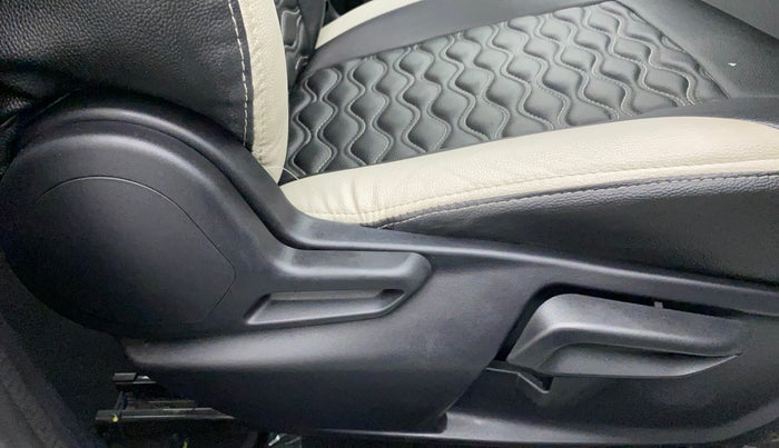 2022 Tata Tiago XT CNG, CNG, Manual, 12,253 km, Driver Side Adjustment Panel