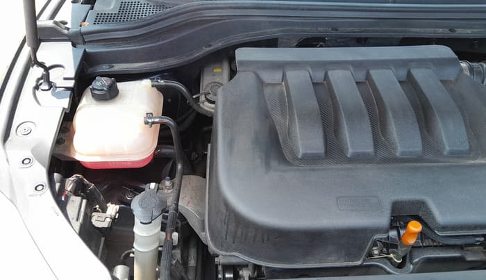 2022 Mahindra XUV700 AX 5 P AT 5 STR, Petrol, Automatic, 34,044 km, Engine View - Right