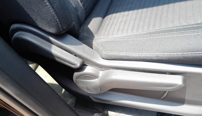 2022 Mahindra XUV700 AX 5 P AT 5 STR, Petrol, Automatic, 34,044 km, Driver Side Adjustment Panel