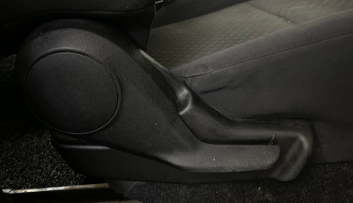 2022 Maruti Celerio LXI, Petrol, Manual, 38,313 km, Driver Side Adjustment Panel