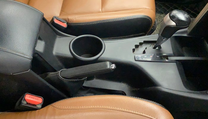 2019 Toyota Innova Crysta 2.8 ZX AT 7 STR, Diesel, Automatic, 90,137 km, Gear Lever
