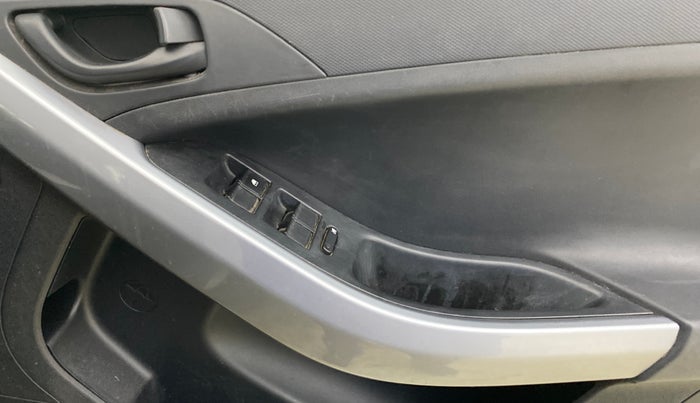 2021 Tata NEXON XM SUNROOF PETROL, Petrol, Manual, 65,781 km, Driver Side Door Panels Control