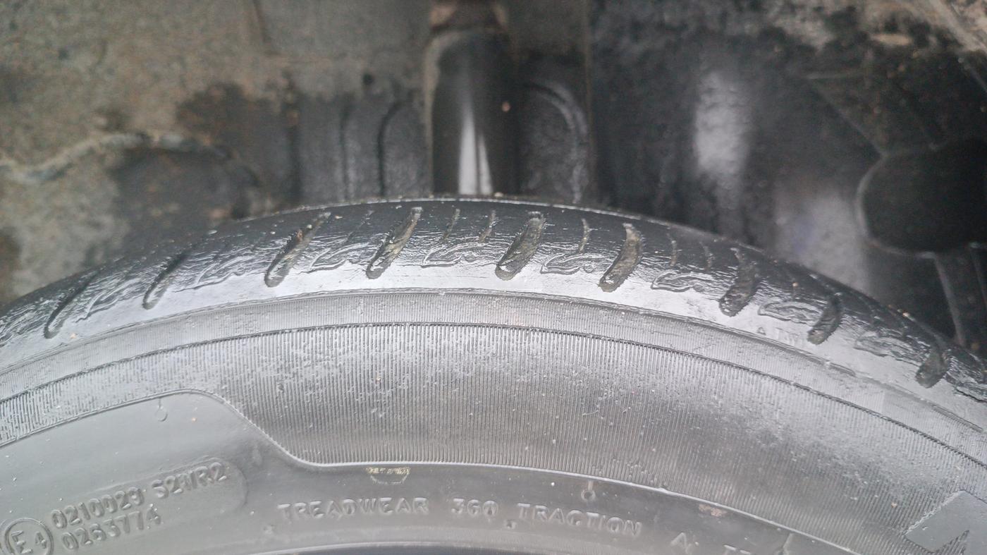 2021 Tata ALTROZ XM PLUS PETROL, Petrol, Manual, 93,595 km, Left Rear Tyre Tread
