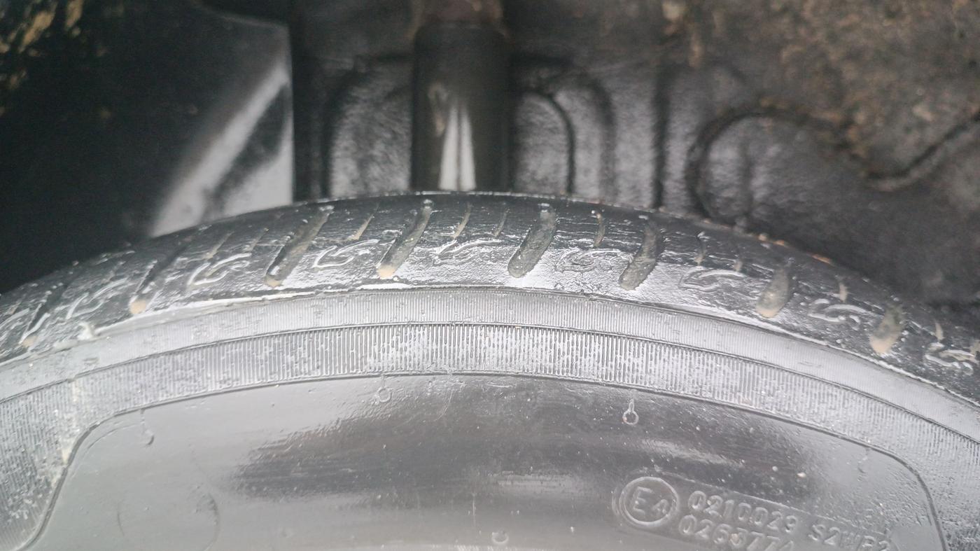 2021 Tata ALTROZ XM PLUS PETROL, Petrol, Manual, 93,595 km, Right Rear Tyre Tread