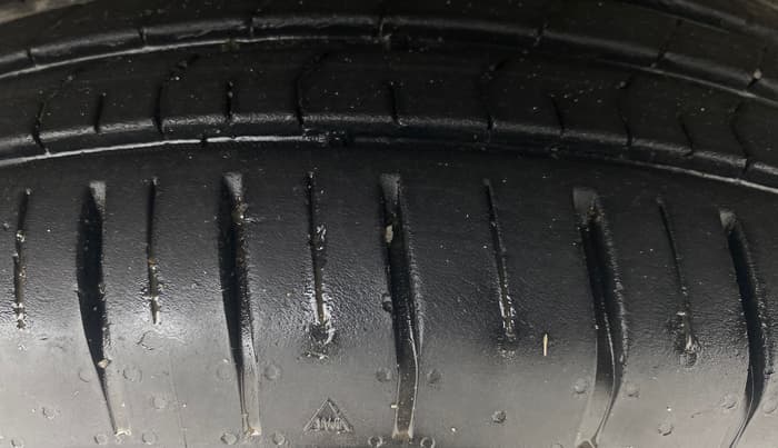 2021 Renault Kiger RXT AMT, Petrol, Automatic, 32,886 km, Right Front Tyre Tread