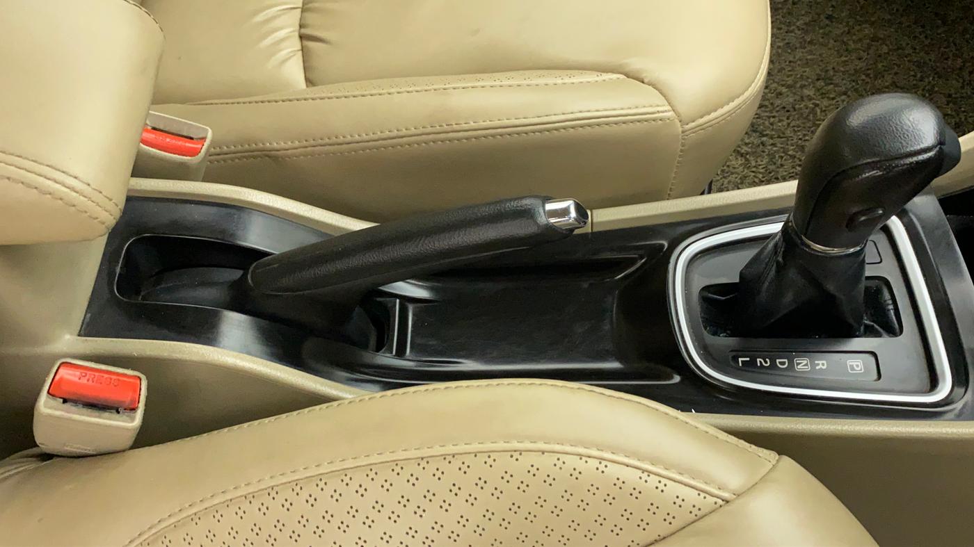 2014 Maruti Ciaz VXI+AT, Petrol, Automatic, 97,770 km, Gear Lever