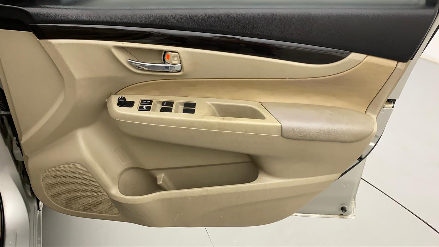 2014 Maruti Ciaz VXI+AT, Petrol, Automatic, 97,770 km, Driver Side Door Panels Control