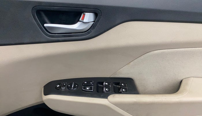 2019 Hyundai Verna 1.6 CRDI SX, Diesel, Manual, 67,455 km, Driver Side Door Panels Control