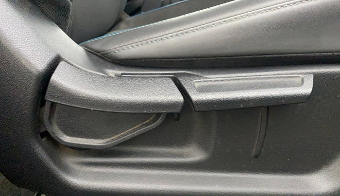 2019 Hyundai GRAND I10 NIOS SPORTZ 1.2 KAPPA VTVT DUAL TONE, Petrol, Manual, 58,779 km, Driver Side Adjustment Panel