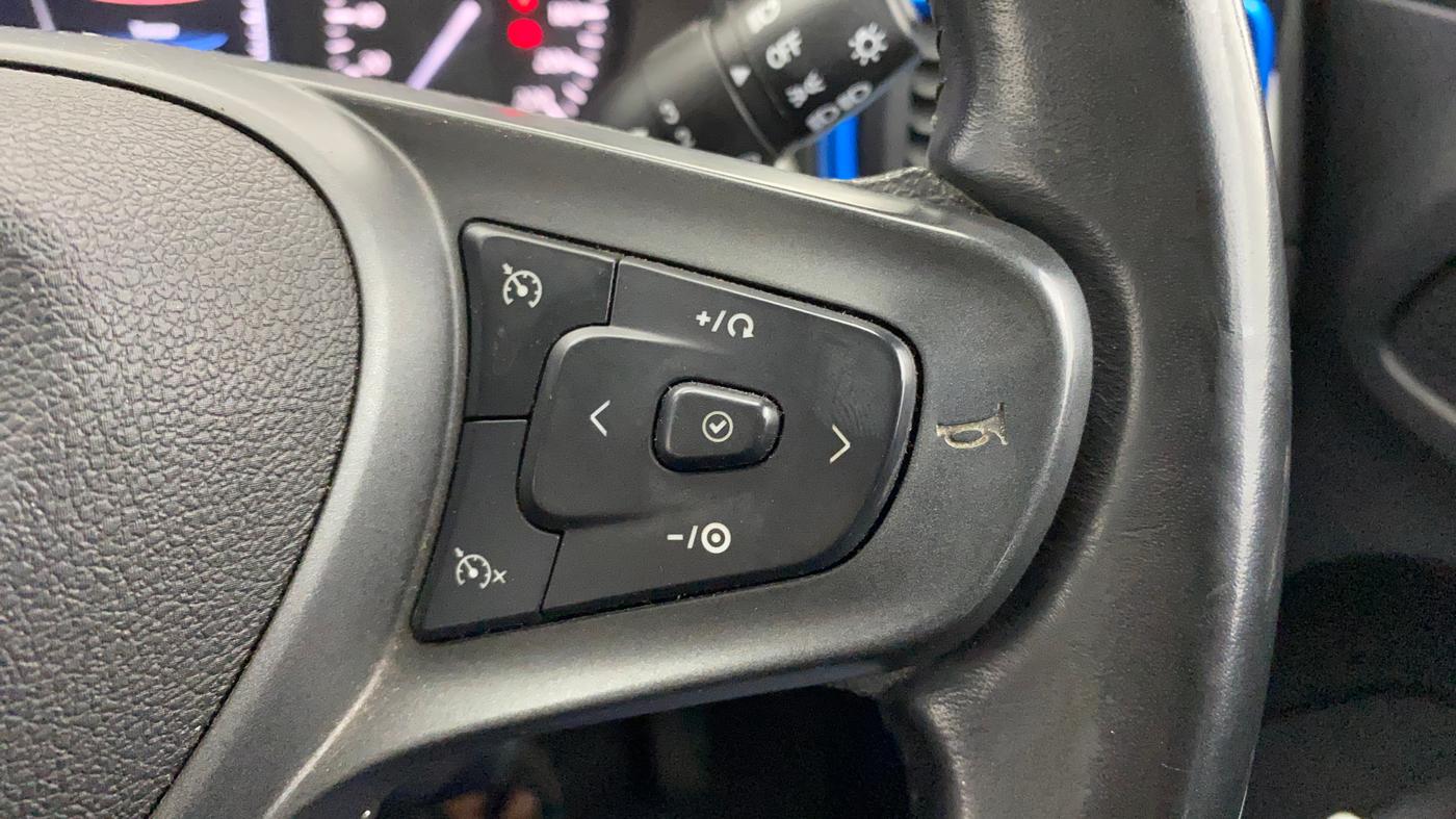 2021 Tata PUNCH CREATIVE AMT 1.2 RTN DUAL TONE, Petrol, Automatic, 43,489 km, Adaptive Cruise Control
