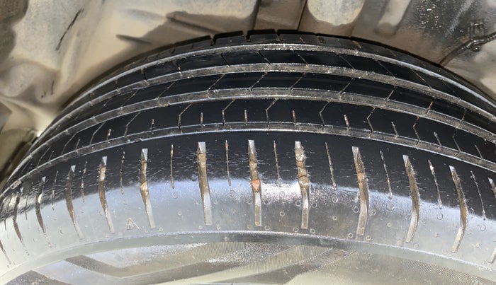 2021 Tata PUNCH CREATIVE AMT 1.2 RTN DUAL TONE, Petrol, Automatic, 43,489 km, Right Rear Tyre Tread