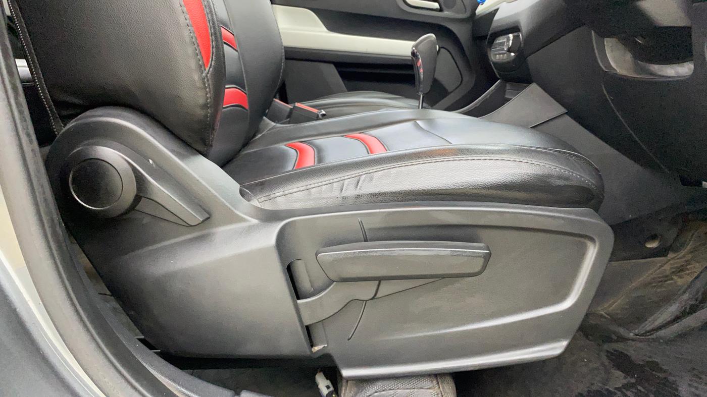 2021 Tata PUNCH CREATIVE AMT 1.2 RTN DUAL TONE, Petrol, Automatic, 43,489 km, Driver Side Adjustment Panel