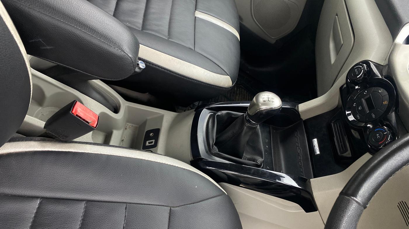 2015 Ford Ecosport TITANIUM 1.0L ECOBOOST, Petrol, Manual, 74,863 km, Gear Lever