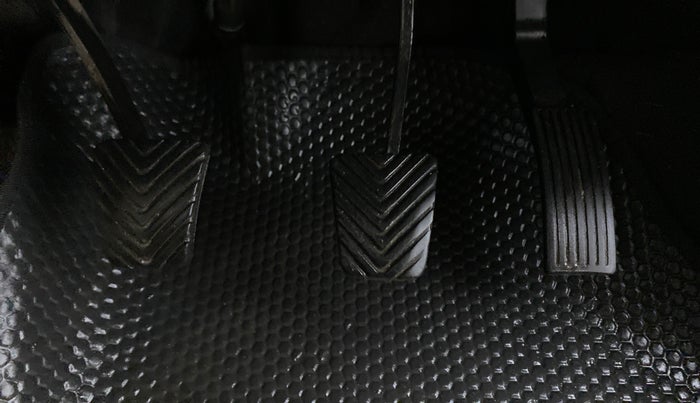 2013 Hyundai Verna FLUIDIC 1.6 SX VTVT, Petrol, Manual, 60,623 km, Pedals