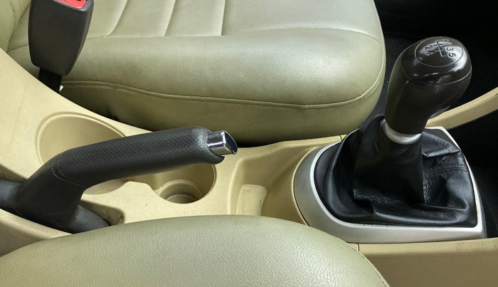 2013 Hyundai Verna FLUIDIC 1.6 SX VTVT, Petrol, Manual, 60,623 km, Gear Lever