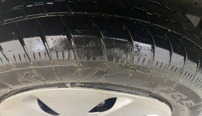 2015 Maruti Celerio VXI AMT, Petrol, Automatic, 40,079 km, Right Rear Tyre Tread