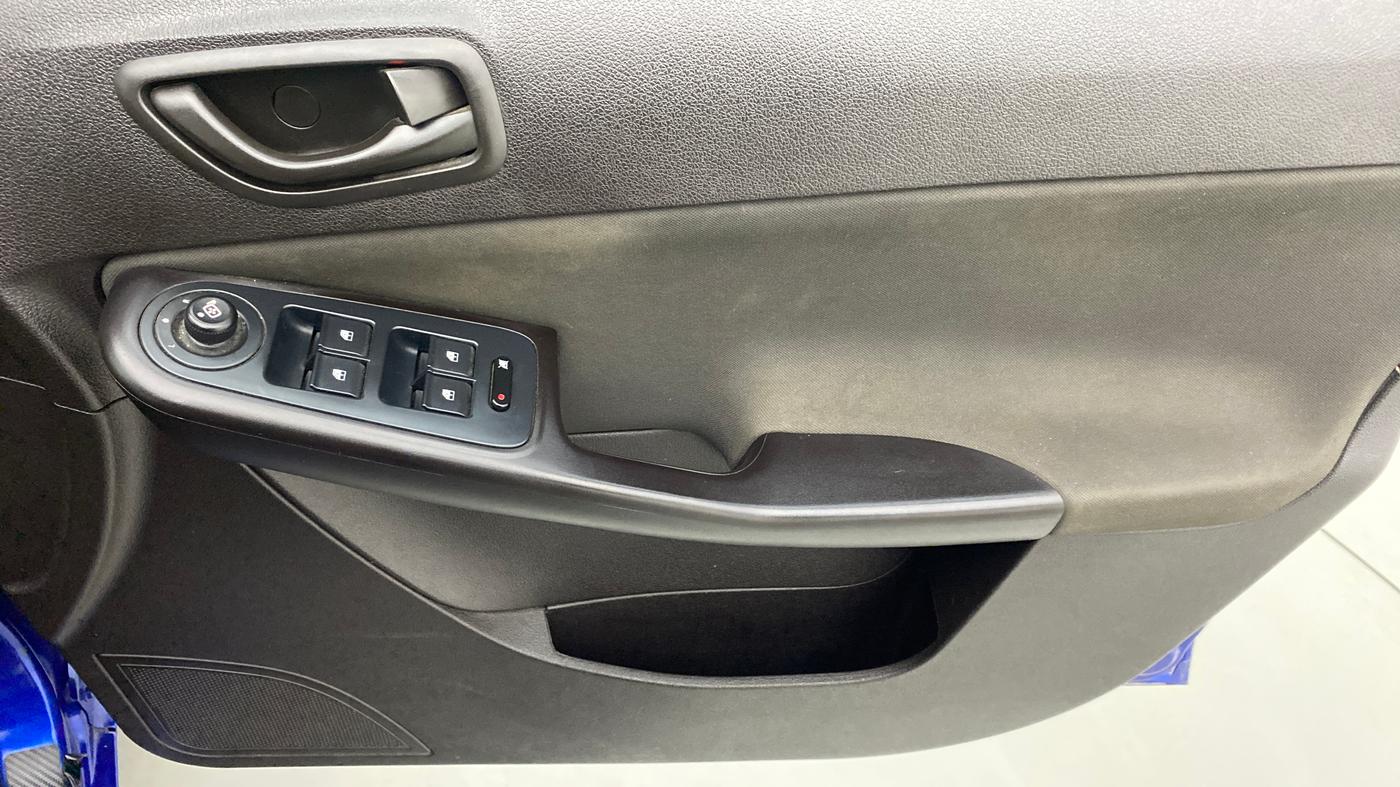 2016 Tata Zest XMS RT, Petrol, Manual, 44,478 km, Driver Side Door Panels Control