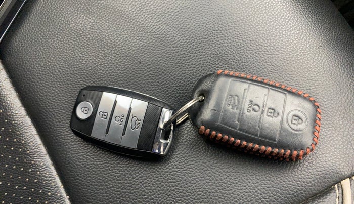 2021 KIA SONET HTX 1.5, Diesel, Manual, 75,117 km, Key Close Up