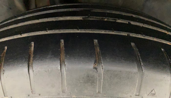 2018 Maruti Swift ZDI AMT, Diesel, Automatic, 63,797 km, Right Rear Tyre Tread