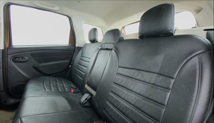 2017 Renault Duster RXS CVT 106 PS, Petrol, Automatic, 49,600 km, Right Side Rear Door Cabin
