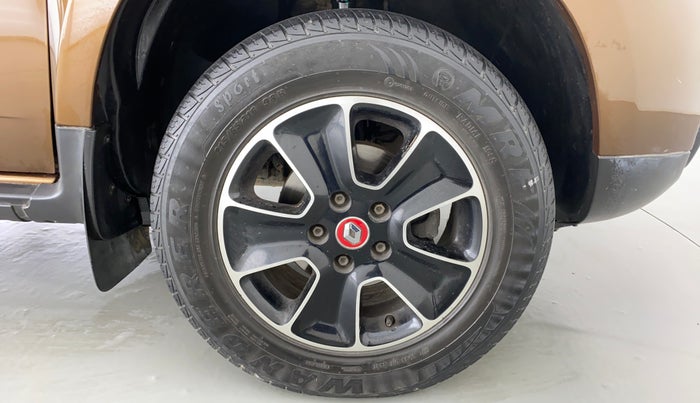 2017 Renault Duster RXS CVT 106 PS, Petrol, Automatic, 49,600 km, Right Front Wheel