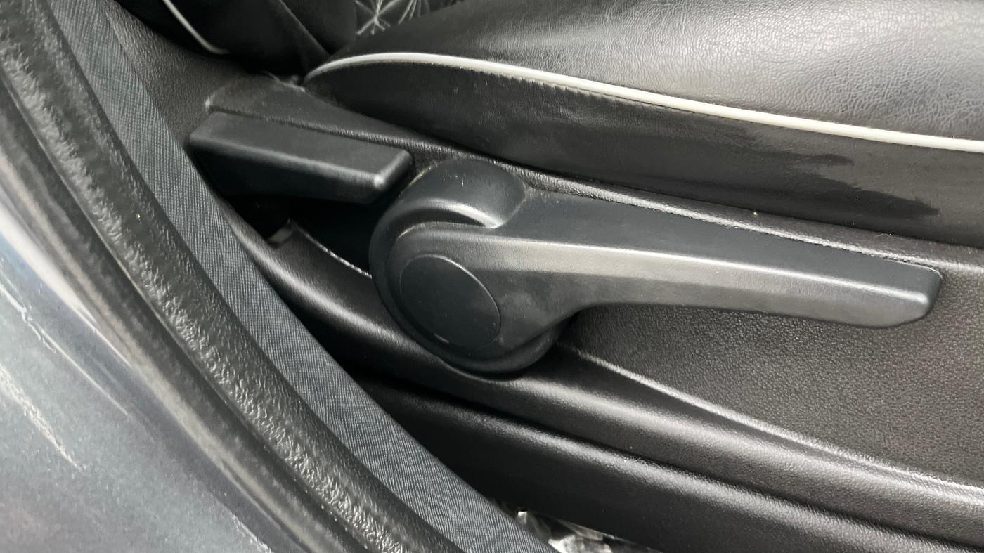 2019 Tata NEXON XZA PLUS PETROL, Petrol, Automatic, 44,994 km, Driver Side Adjustment Panel